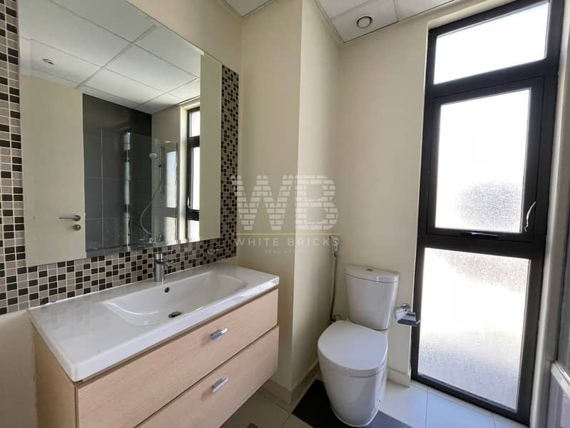 Vacant | B2B | Corner Villa | Unfurnished - Image 16