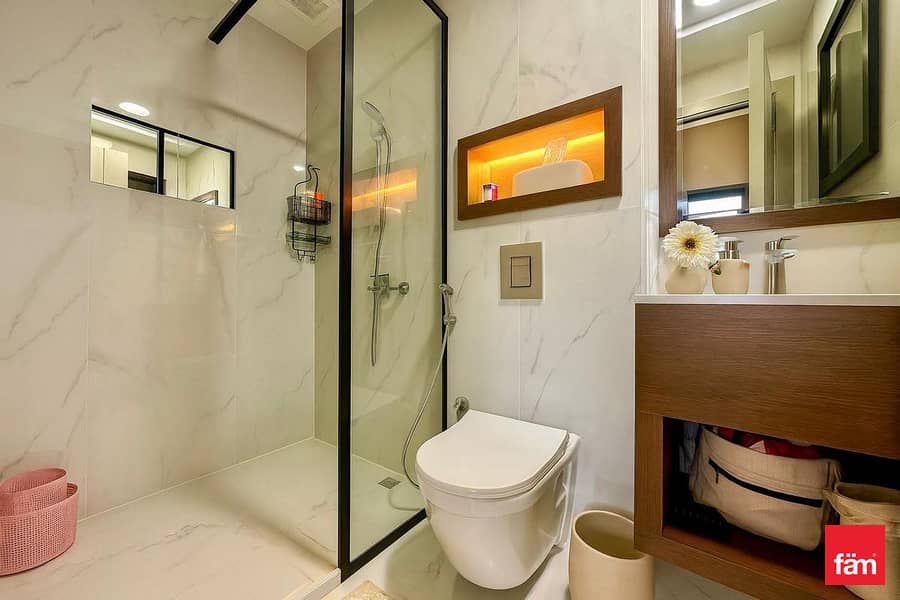 Close To Metro | Fully Furnished | Chiller Free - Image 6