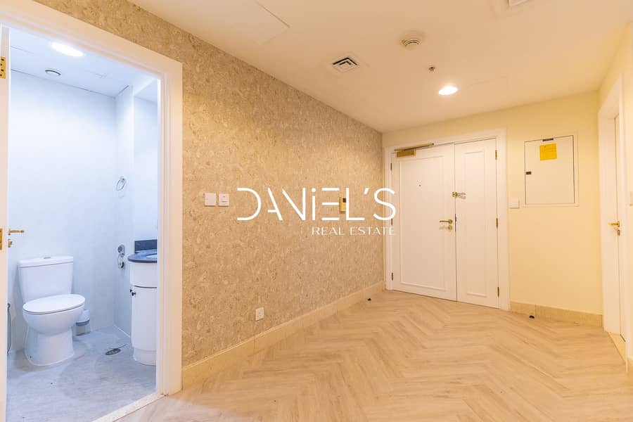 Marina View | High Floor | Upgraded | Vacant - Image 8