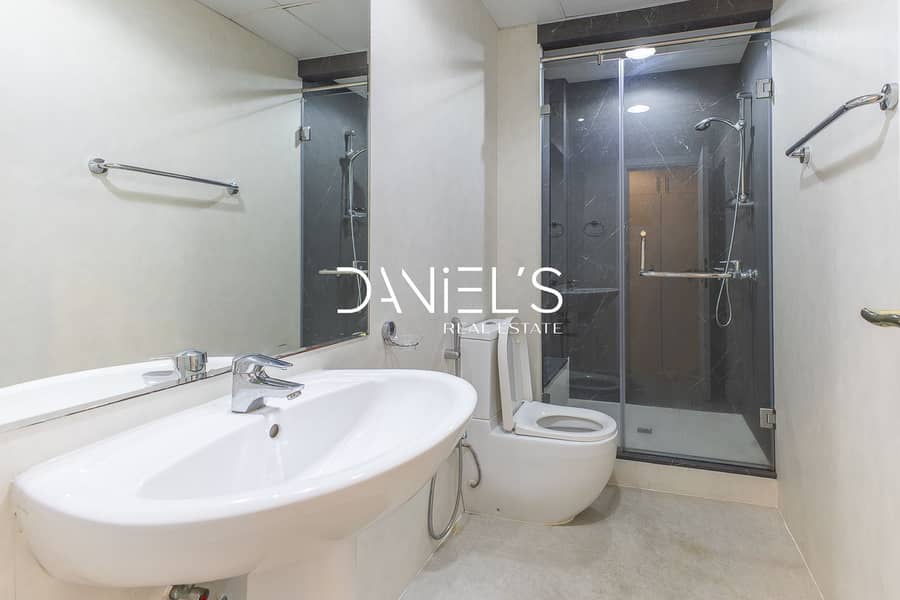 Marina View | High Floor | Upgraded | Vacant - Image 12