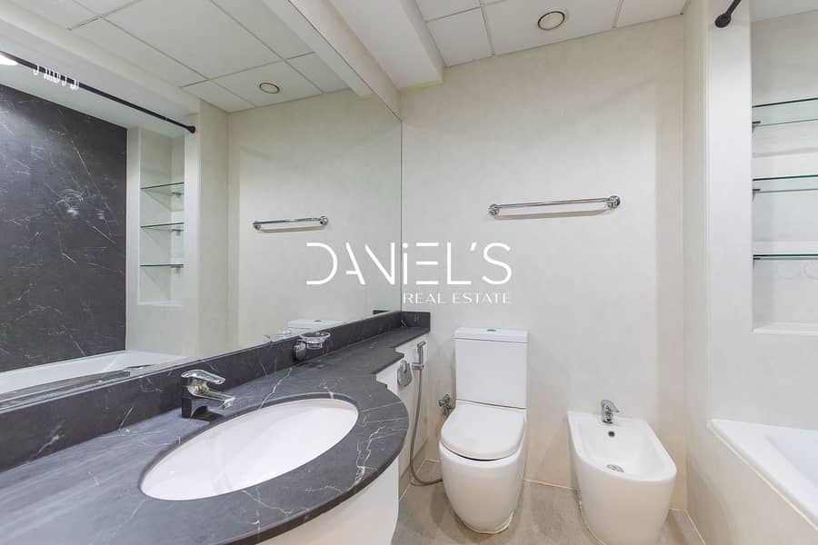 Marina View | High Floor | Upgraded | Vacant - Image 16