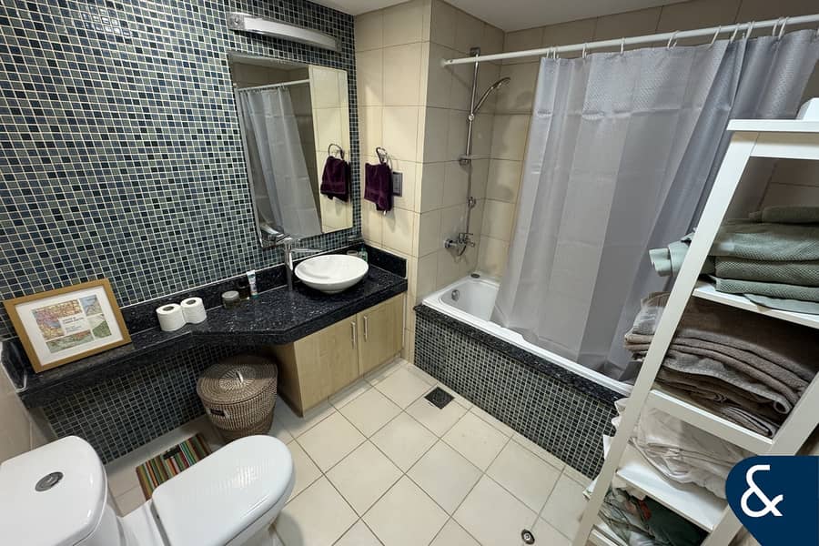 Vacant | Two Bedrooms + Maids | Park Facing - Image 9