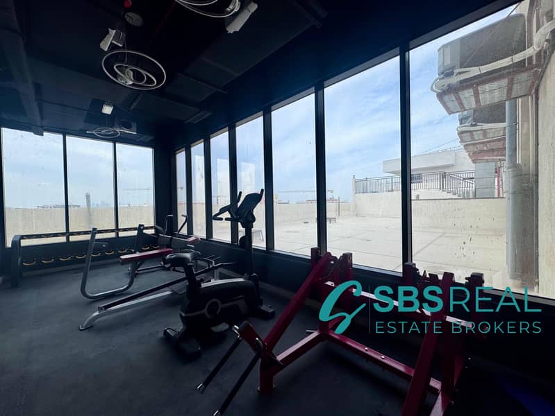 Bright living area with large windows & Affordable - Image 14