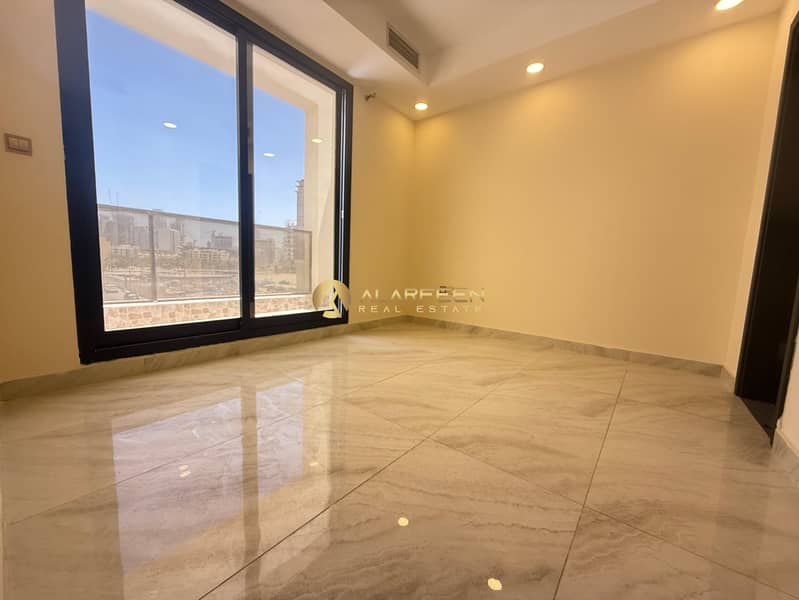 Luxurious Villa | 4BR+Maid | Prime Location - Image 8