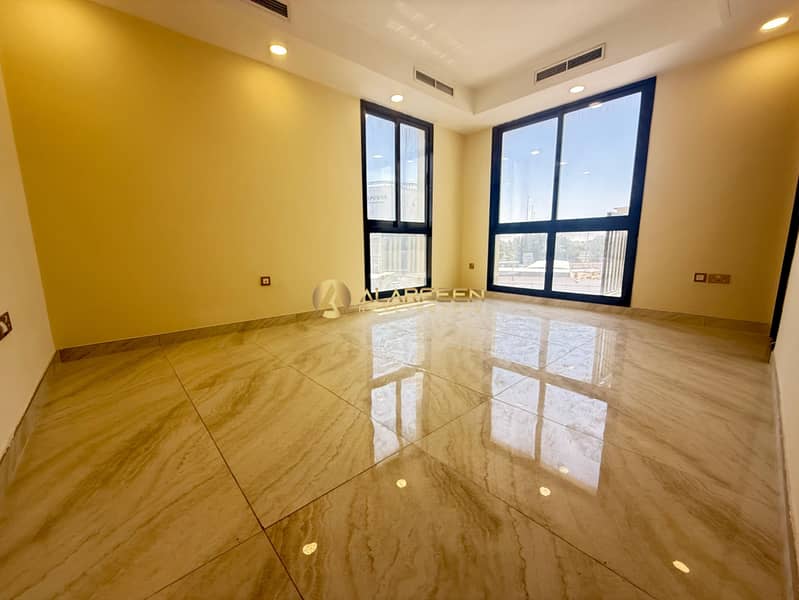 Luxurious Villa | 4BR+Maid | Prime Location