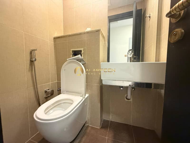 Luxurious Villa | 4BR+Maid | Prime Location - Image 19