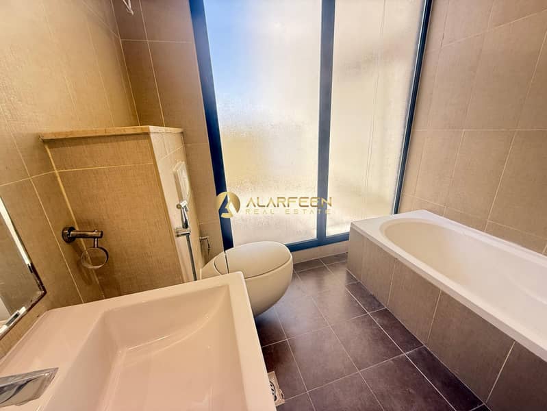 Luxurious Villa | 4BR+Maid | Prime Location - Image 25