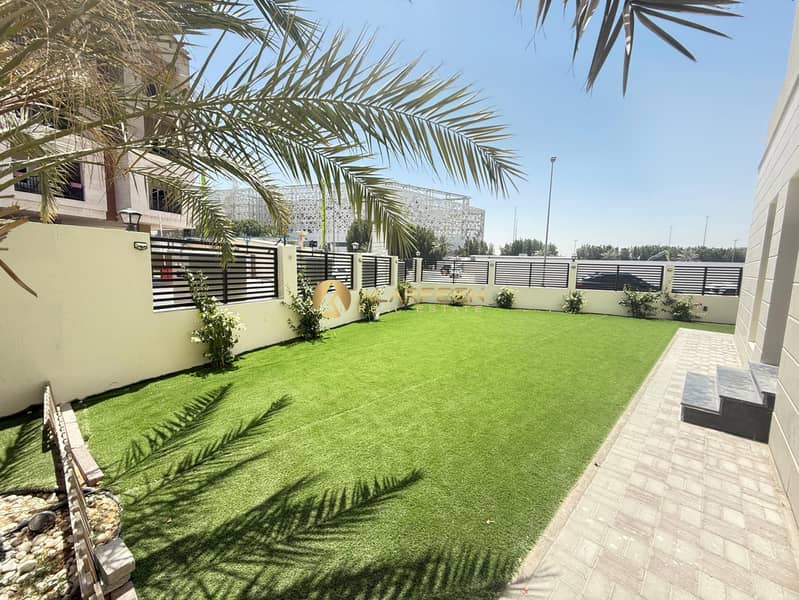 Luxurious Villa | 4BR+Maid | Prime Location