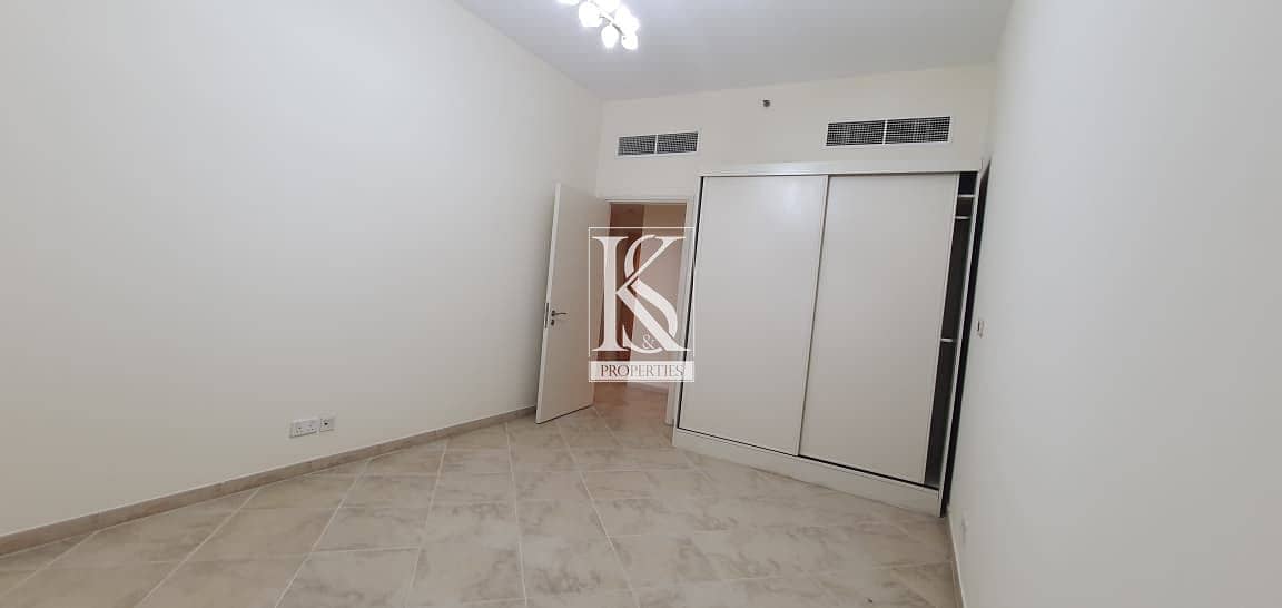 Family-Friendly 3BR + Maids | Prime Location Unit - Image 10