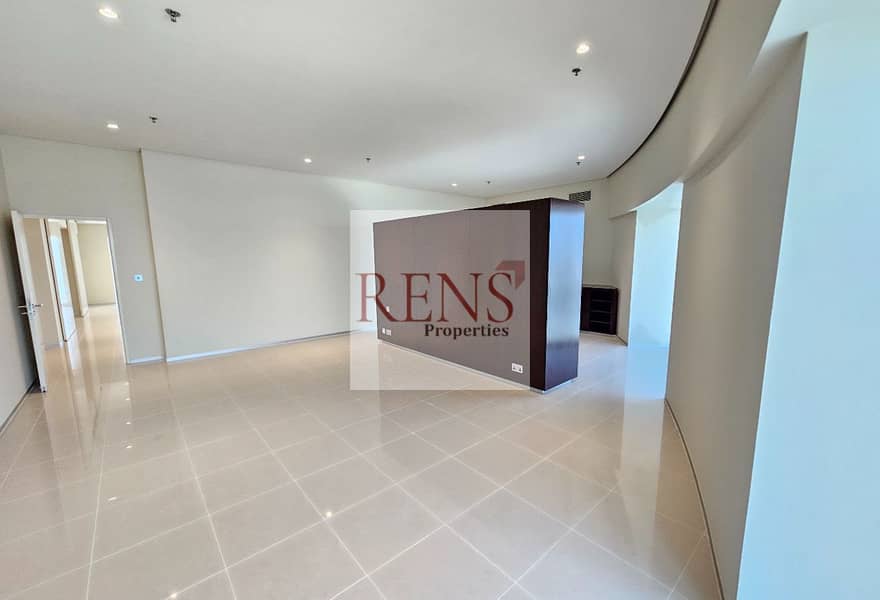 Spacious Layout | Prime Location | Available - Image 7