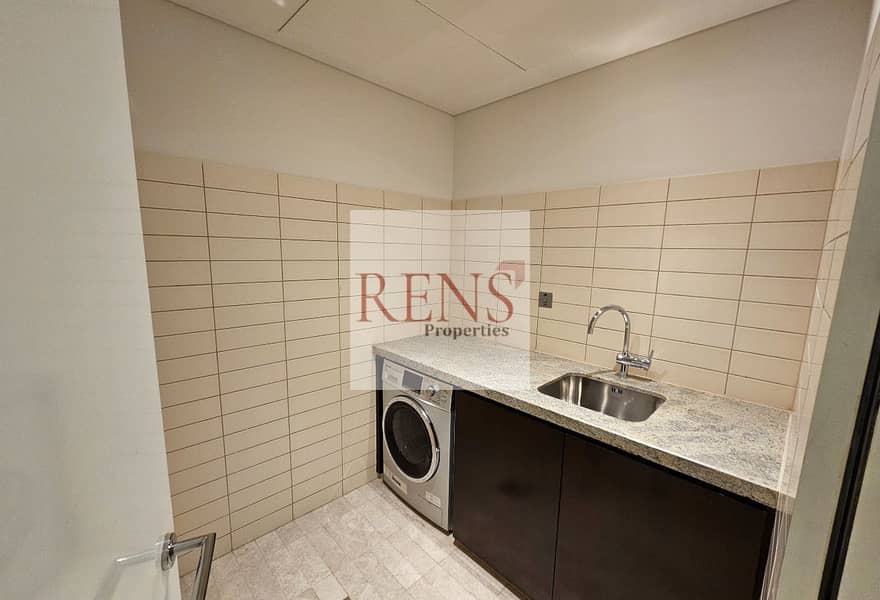 Spacious Layout | Prime Location | Available - Image 9