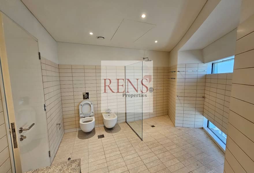 Spacious Layout | Prime Location | Available - Image 13