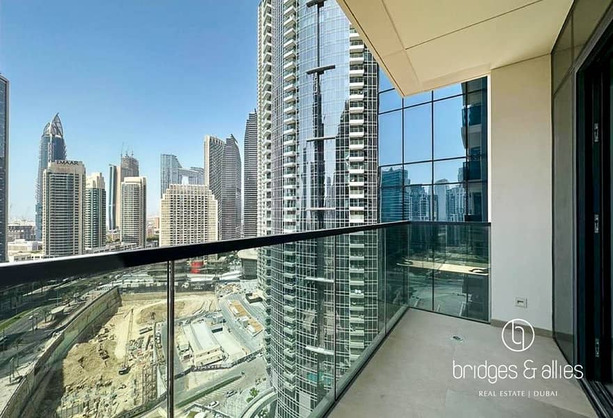UNFURNISHED | SPACIOUS LAYOUT | BLVD VIEW - Image 11