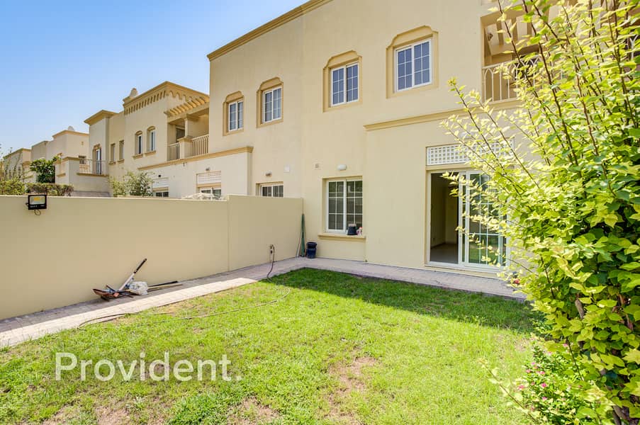 Immaculate Condition | Middle Unit | Close to Park