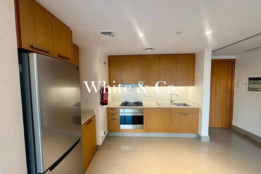 Prime Location | Vacant | Luxury Living