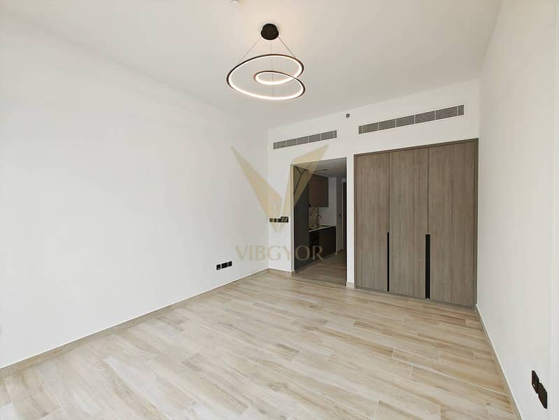 Studio Apartment | Bright Layout I Top Amenities