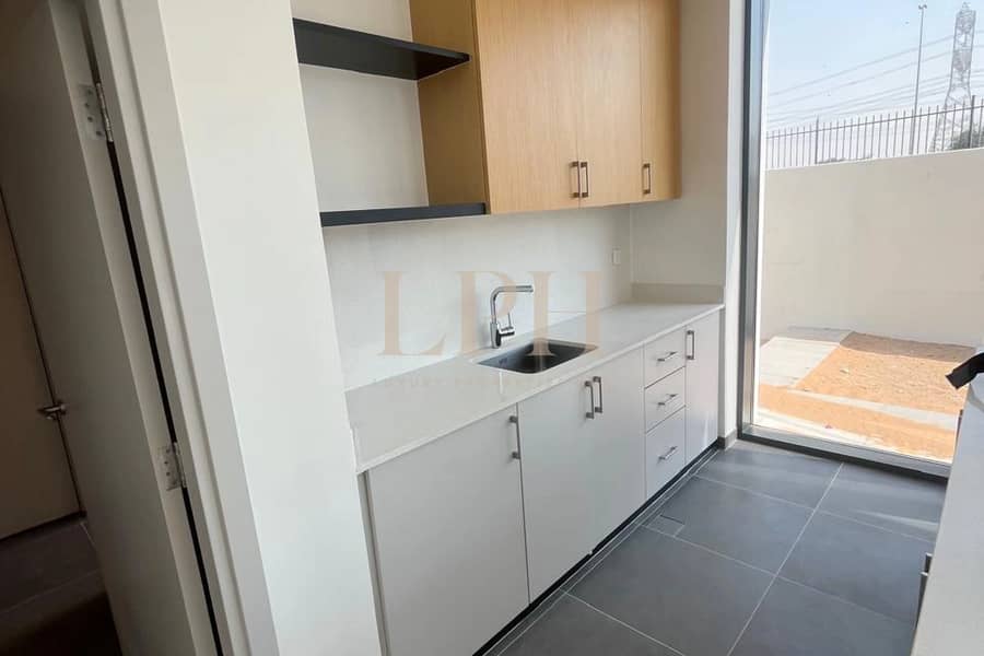 Modern Townhouse | Private Garden | Family Living