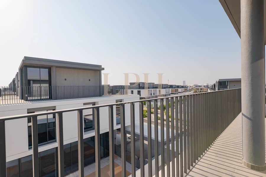 Modern Townhouse | Private Garden | Family Living - Image 10