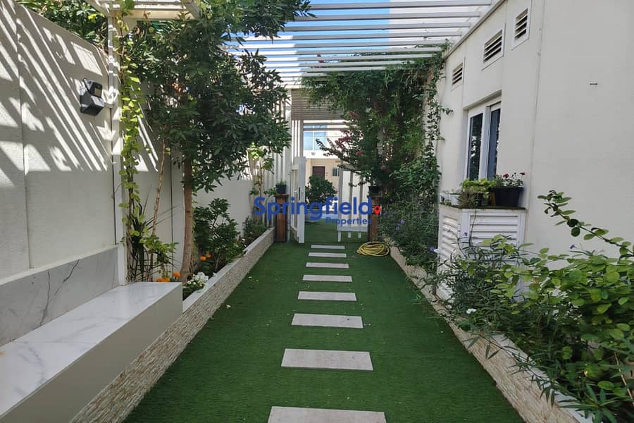 Stunning 3-Bedroom+Maid’s R Townhouse | Single row