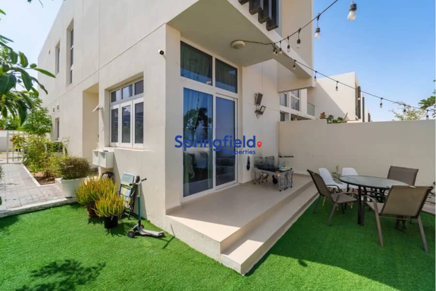 Single Row I N/E Vastu I 3+Maids Closed Kitchen