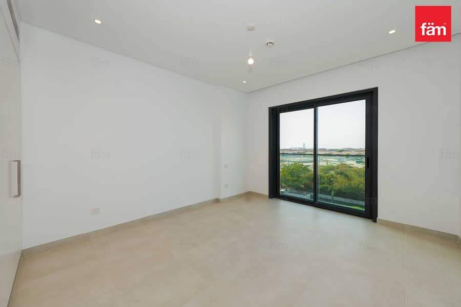 Modern Apartment | Brand New | Mid Floor - Image 7