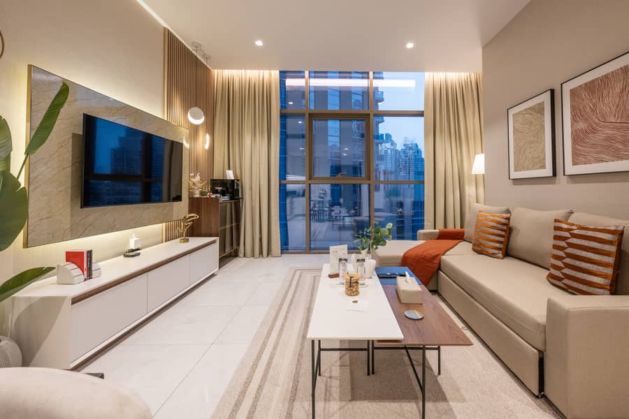 Modern 1 BR with Pool and Canal view in Dubai Marina