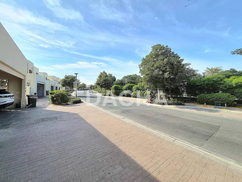 Upgraded | Next to Amenities | Landscaped garden - Image 25