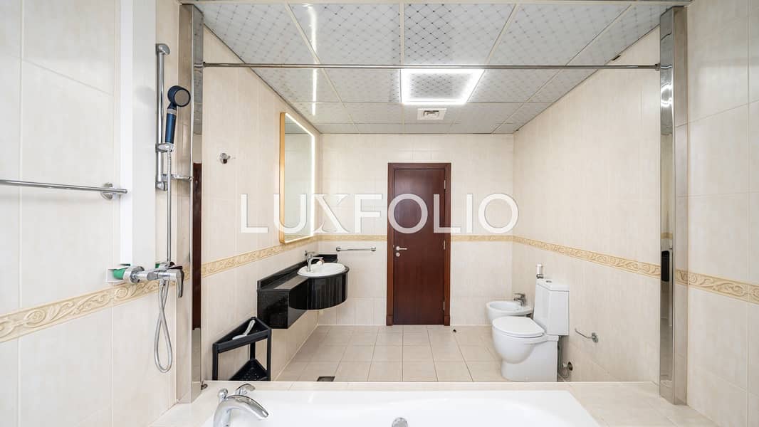 High Floor | Fully Upgraded | Full Sea View - Image 37