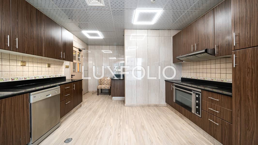 High Floor | Fully Upgraded | Full Sea View - Image 38