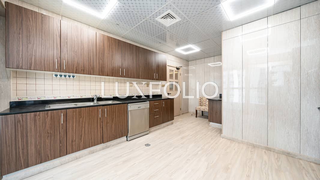High Floor | Fully Upgraded | Full Sea View - Image 39
