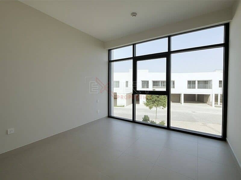 Stunning 4BR Villa | Perfect Family Home | Modern Design - Image 8