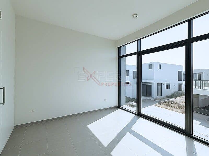 Stunning 4BR Villa | Perfect Family Home | Modern Design - Image 11