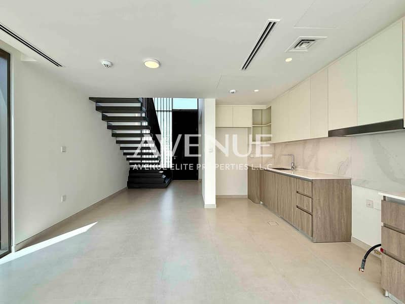 Single Row | Large Plot | Landscaped