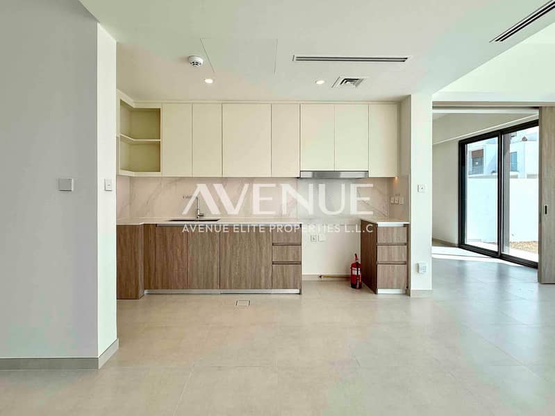 Single Row | Large Plot | Landscaped