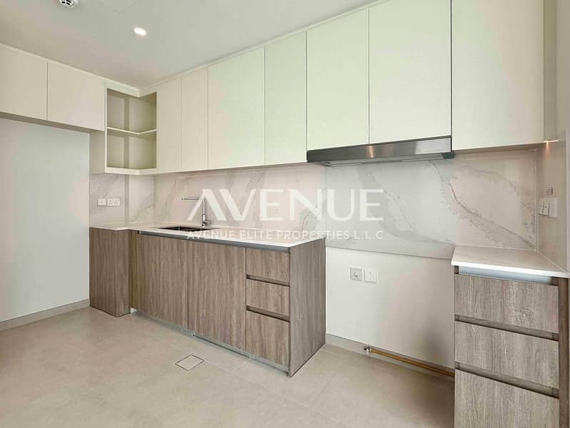 Single Row | Large Plot | Landscaped