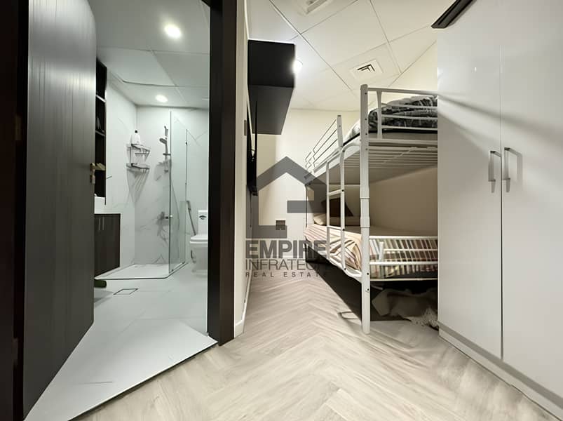 Beach Access | Fully Upgraded | Sea View | Vacant - Image 26