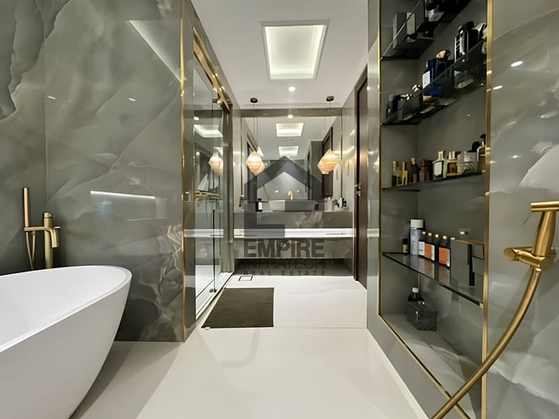 Beach Access | Fully Upgraded | Sea View | Vacant - Image 27