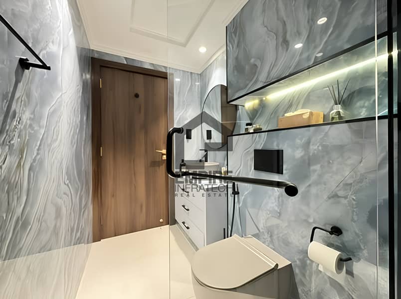 Beach Access | Fully Upgraded | Sea View | Vacant - Image 28