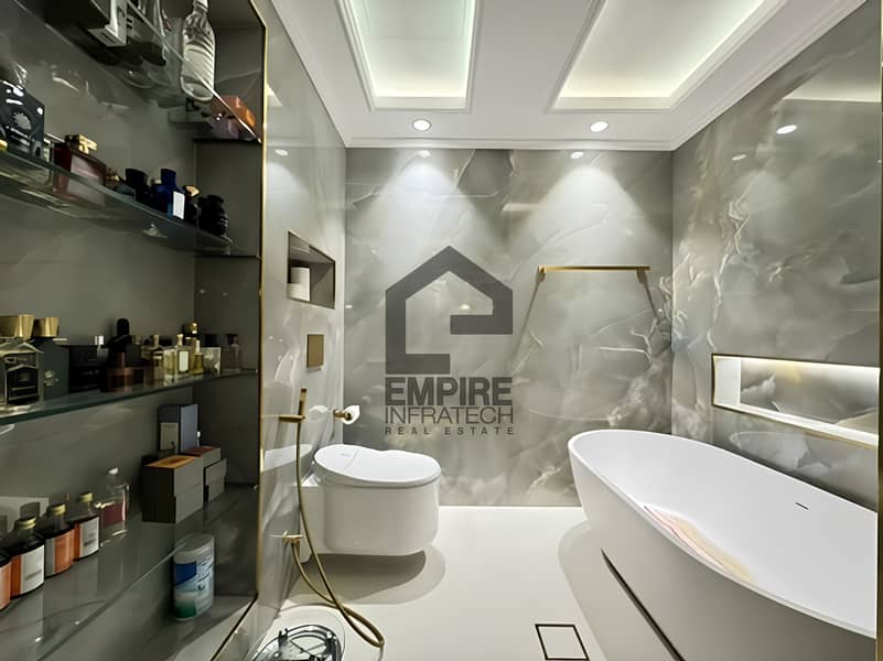 Beach Access | Fully Upgraded | Sea View | Vacant - Image 32