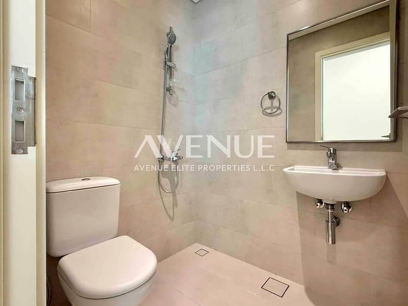 Single Row | Large Plot | Landscaped - Image 12