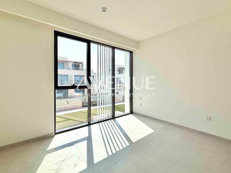 Single Row | Large Plot | Landscaped - Image 13