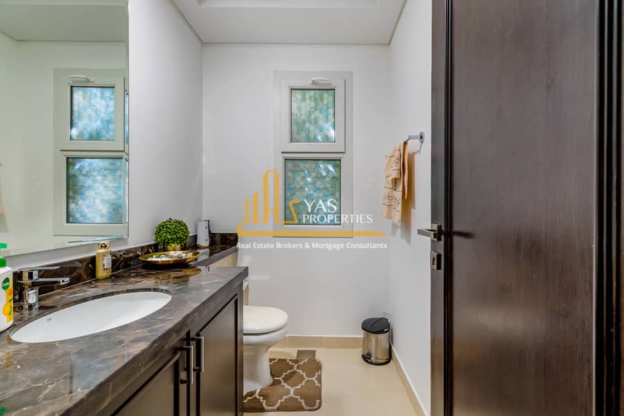 Exclusive | Vacant | Single Row - Image 10