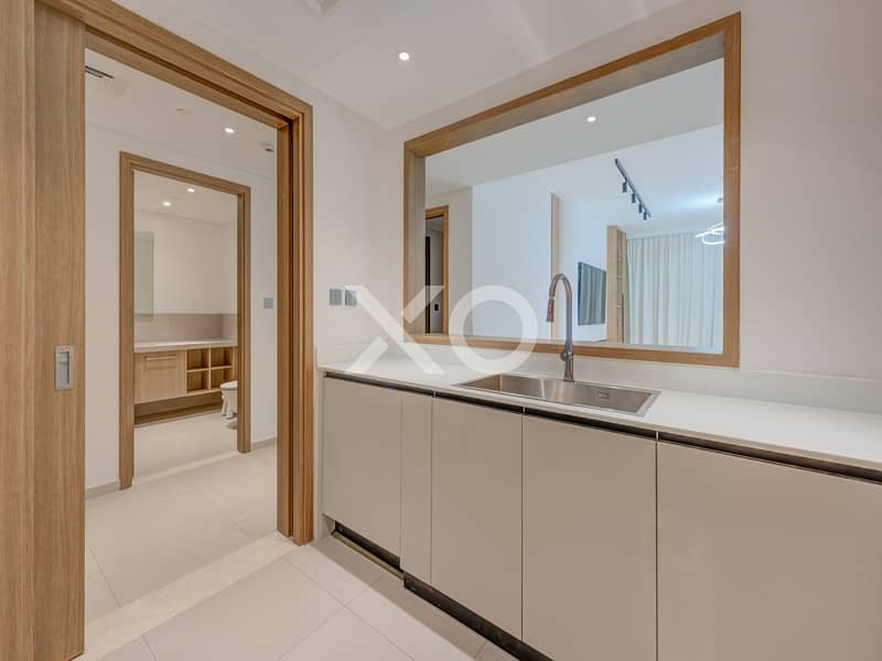 Exclusive | Beautifully Renovated | Vacant - Image 10