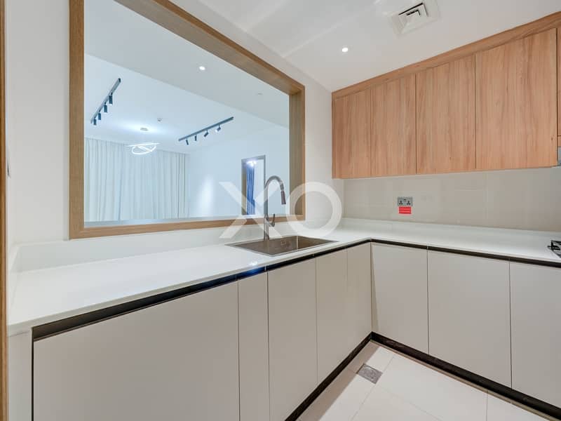 Exclusive | Beautifully Renovated | Vacant - Image 11