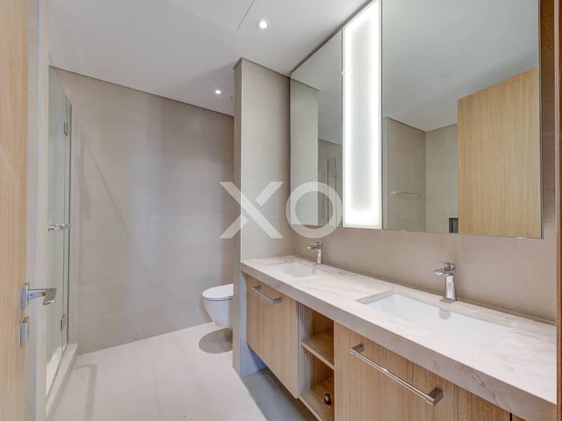 Exclusive | Beautifully Renovated | Vacant - Image 14