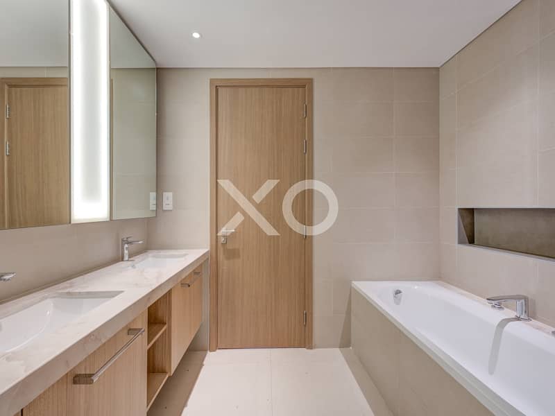 Exclusive | Beautifully Renovated | Vacant - Image 15
