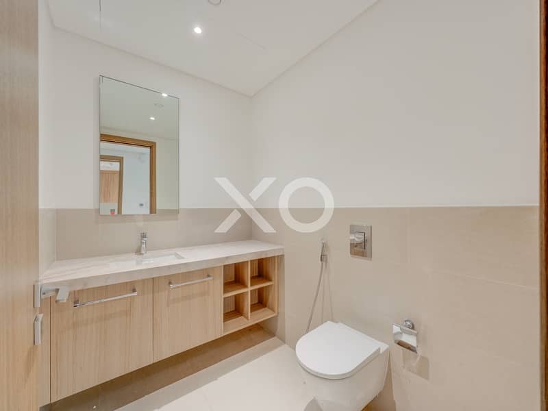 Exclusive | Beautifully Renovated | Vacant - Image 20