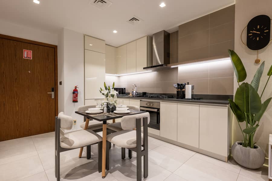 Modern 1 BR with Pool and Canal view in Dubai Marina - Image 6