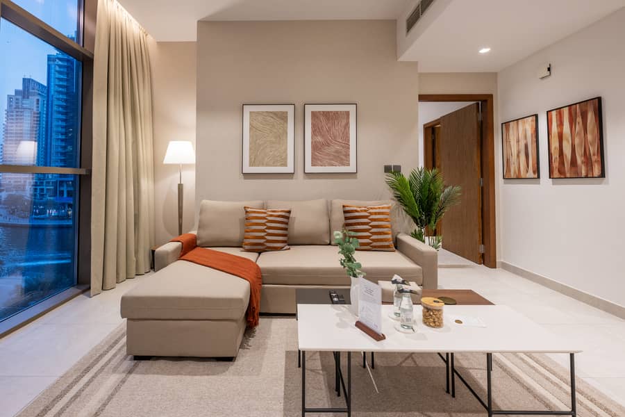 Modern 1 BR with Pool and Canal view in Dubai Marina - Image 7