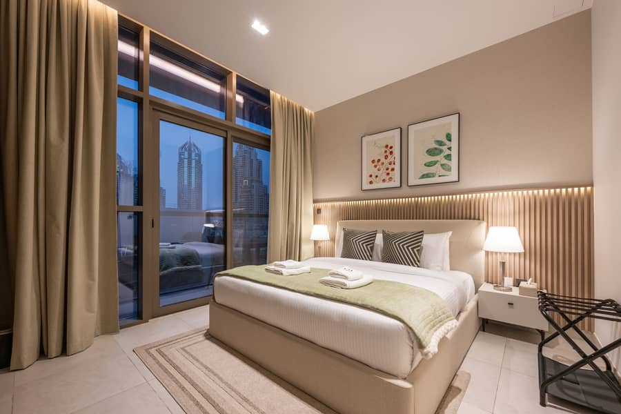 Modern 1 BR with Pool and Canal view in Dubai Marina - Image 20